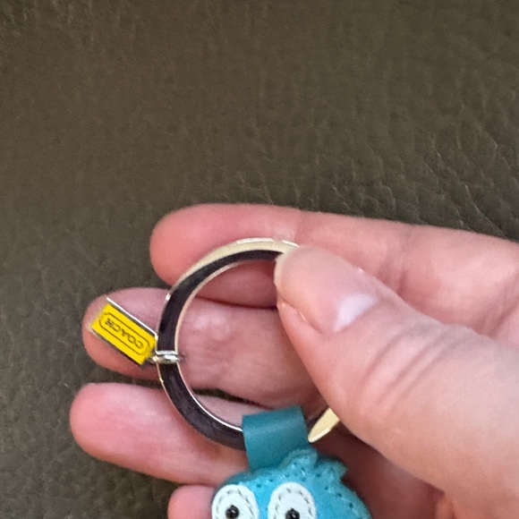 Coach toucan key fob - Picture 4 of 8
